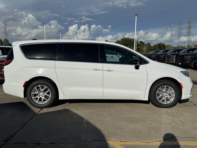 new 2026 Chrysler Pacifica car, priced at $34,291