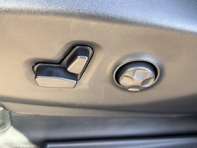 new 2026 Chrysler Pacifica car, priced at $34,291