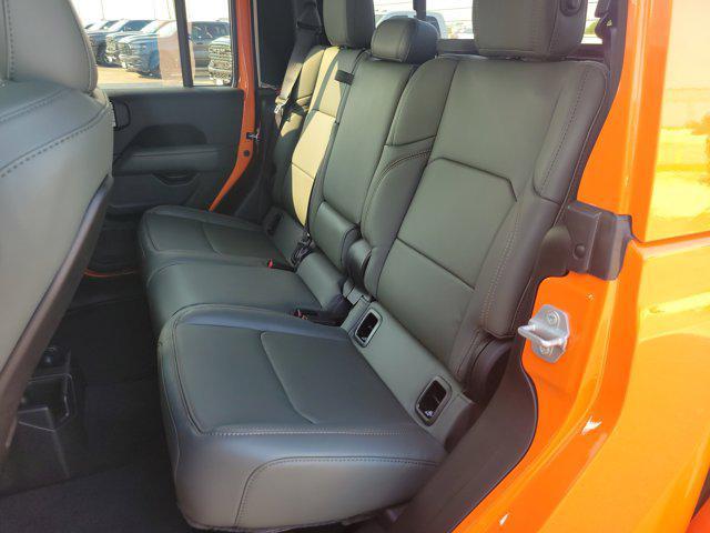 new 2025 Jeep Gladiator car, priced at $48,276