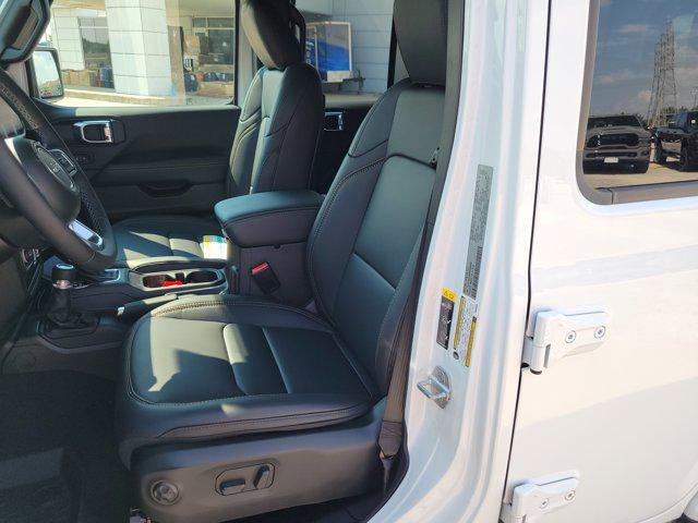 new 2025 Jeep Wrangler car, priced at $44,192