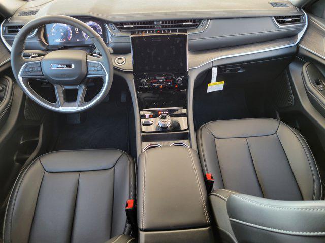 new 2025 Jeep Grand Cherokee car, priced at $40,192