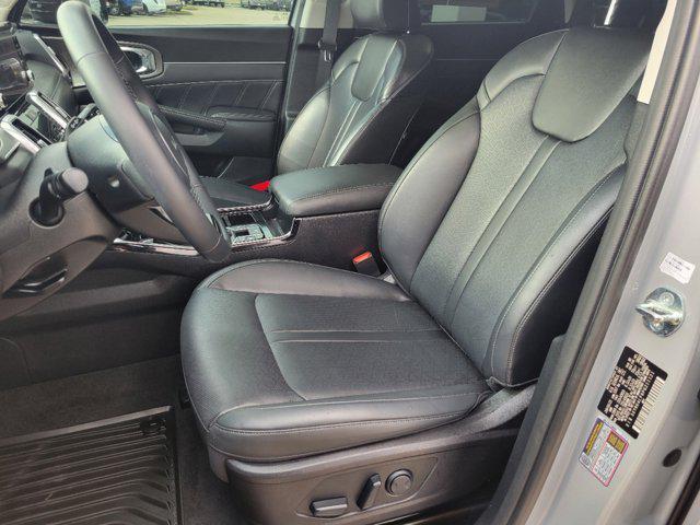 used 2023 Kia Sorento car, priced at $31,299