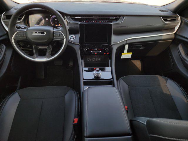 new 2025 Jeep Grand Cherokee car, priced at $35,680