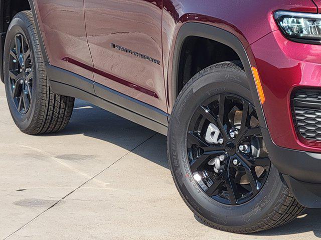 new 2025 Jeep Grand Cherokee car, priced at $35,680