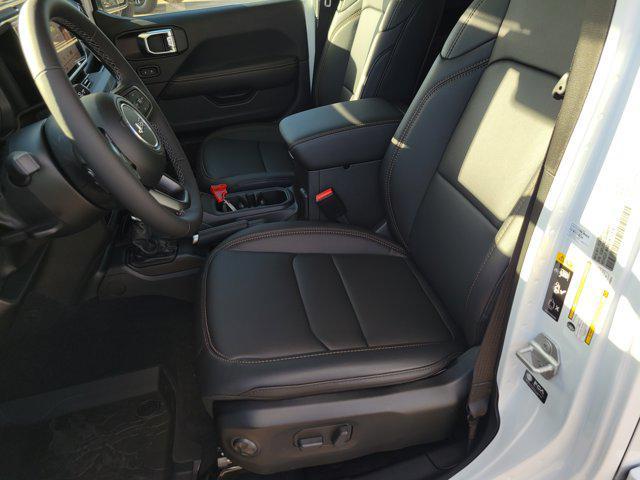 new 2025 Jeep Gladiator car, priced at $37,778