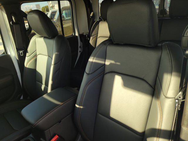 new 2025 Jeep Gladiator car, priced at $37,778