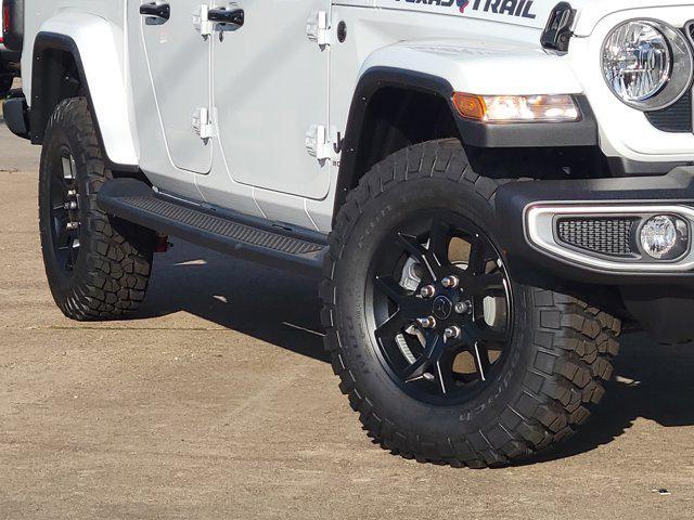 new 2025 Jeep Gladiator car, priced at $37,778