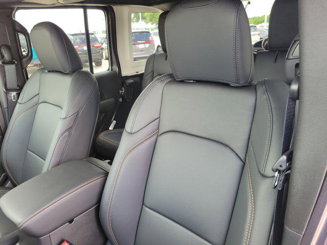 new 2025 Jeep Wrangler car, priced at $47,458