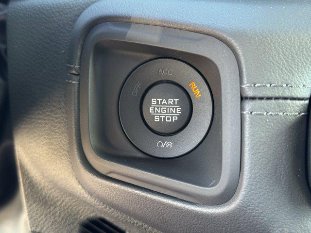 new 2025 Jeep Gladiator car, priced at $48,892