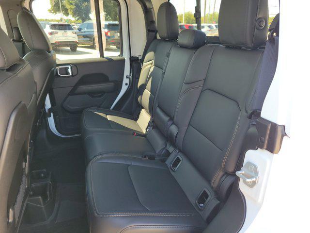 new 2025 Jeep Gladiator car, priced at $37,323