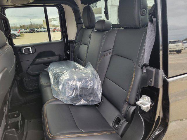 new 2025 Jeep Gladiator car, priced at $41,388