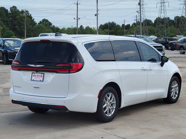 new 2026 Chrysler Pacifica car, priced at $31,791