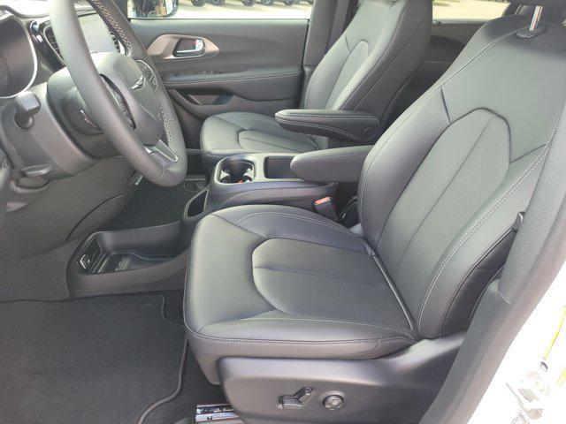 new 2026 Chrysler Pacifica car, priced at $31,791