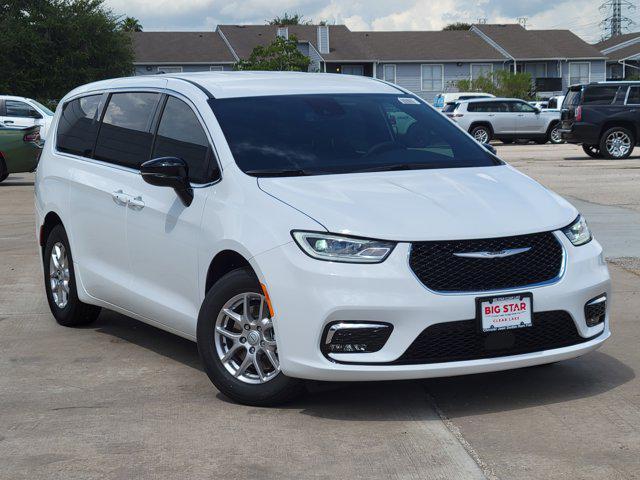 new 2026 Chrysler Pacifica car, priced at $31,791