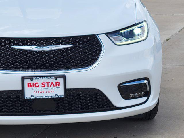 new 2026 Chrysler Pacifica car, priced at $31,791