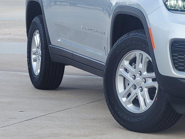 new 2025 Jeep Grand Cherokee car, priced at $29,450