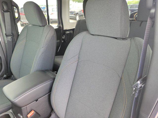new 2025 Jeep Wrangler car, priced at $45,711