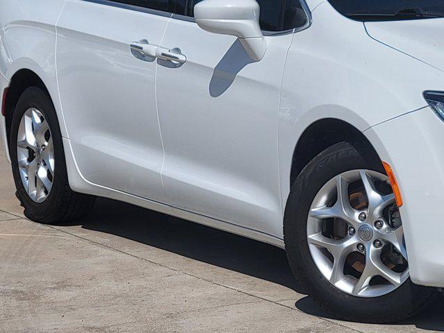 used 2020 Chrysler Pacifica car, priced at $16,899