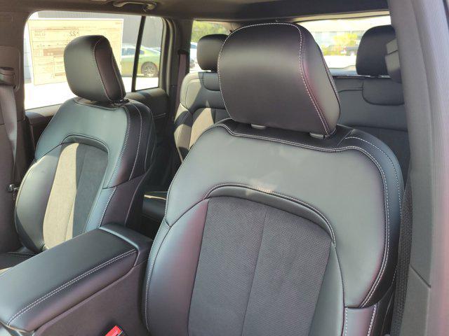 new 2025 Jeep Grand Cherokee car, priced at $33,180
