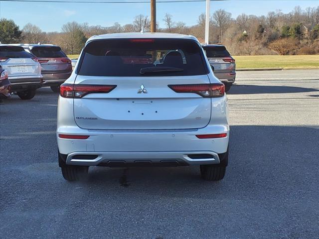 used 2023 Mitsubishi Outlander car, priced at $25,652