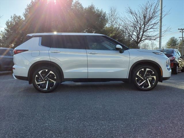 used 2023 Mitsubishi Outlander car, priced at $25,652