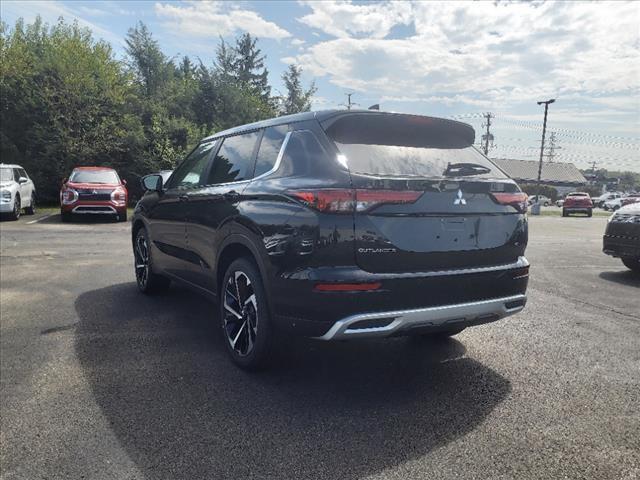 new 2024 Mitsubishi Outlander car, priced at $35,805