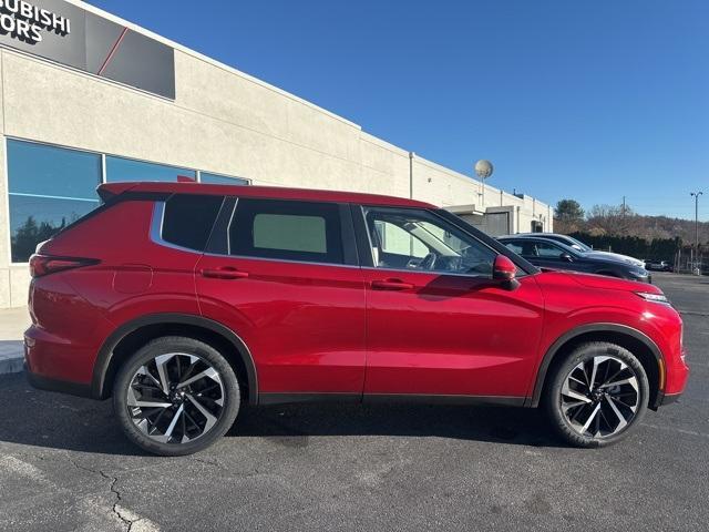 new 2022 Mitsubishi Outlander car, priced at $31,360