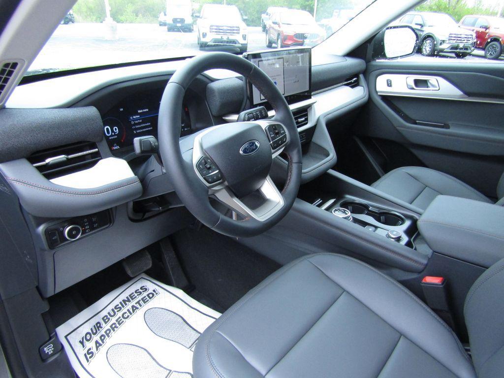 new 2025 Ford Explorer car, priced at $48,077