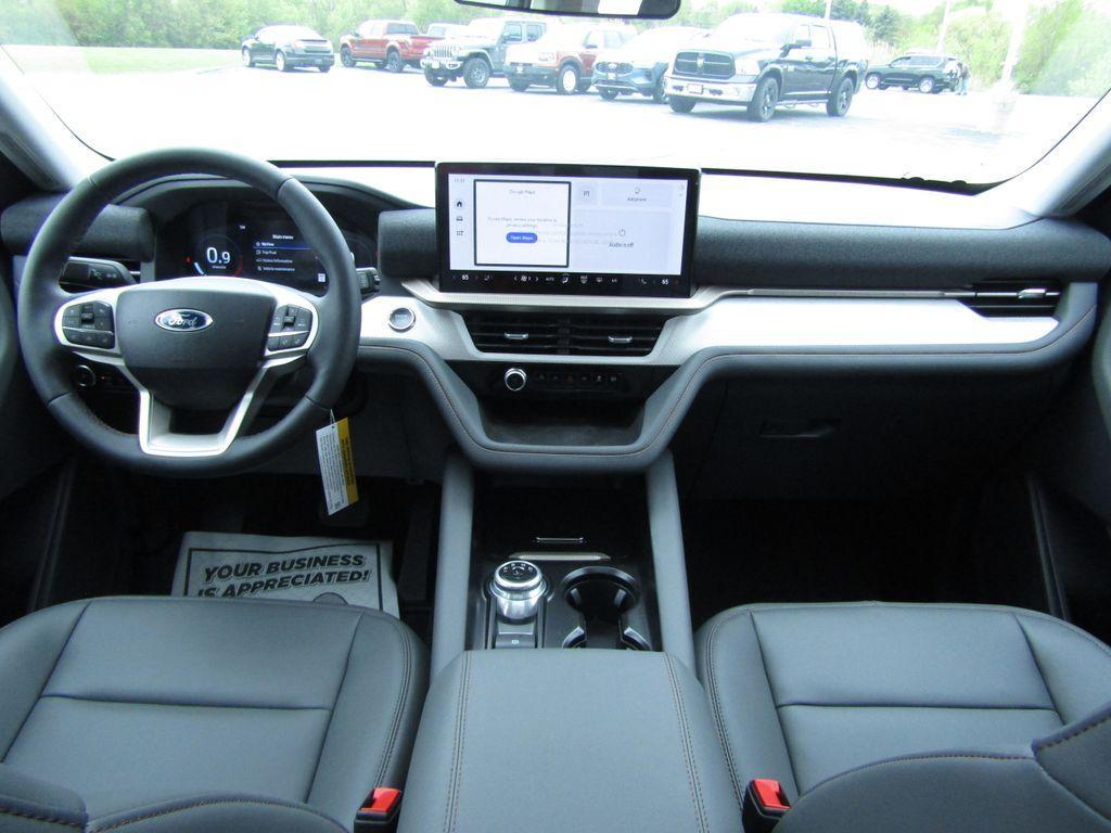 new 2025 Ford Explorer car, priced at $48,077