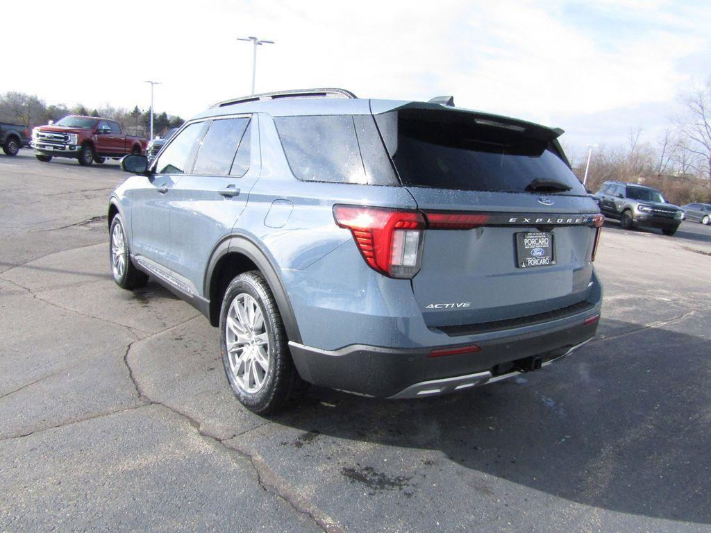 new 2025 Ford Explorer car, priced at $48,370