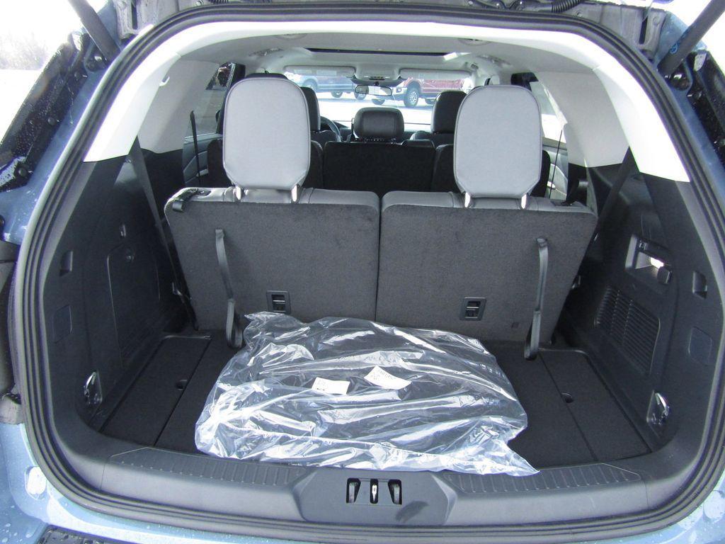 new 2025 Ford Explorer car, priced at $48,370