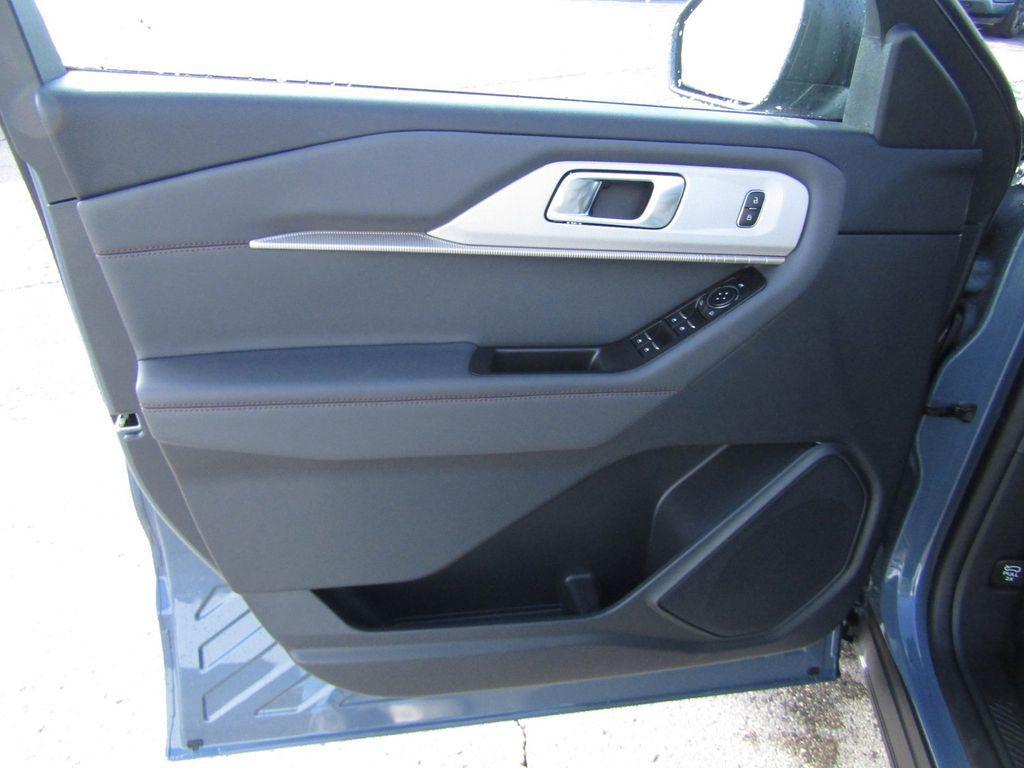 new 2025 Ford Explorer car, priced at $48,370
