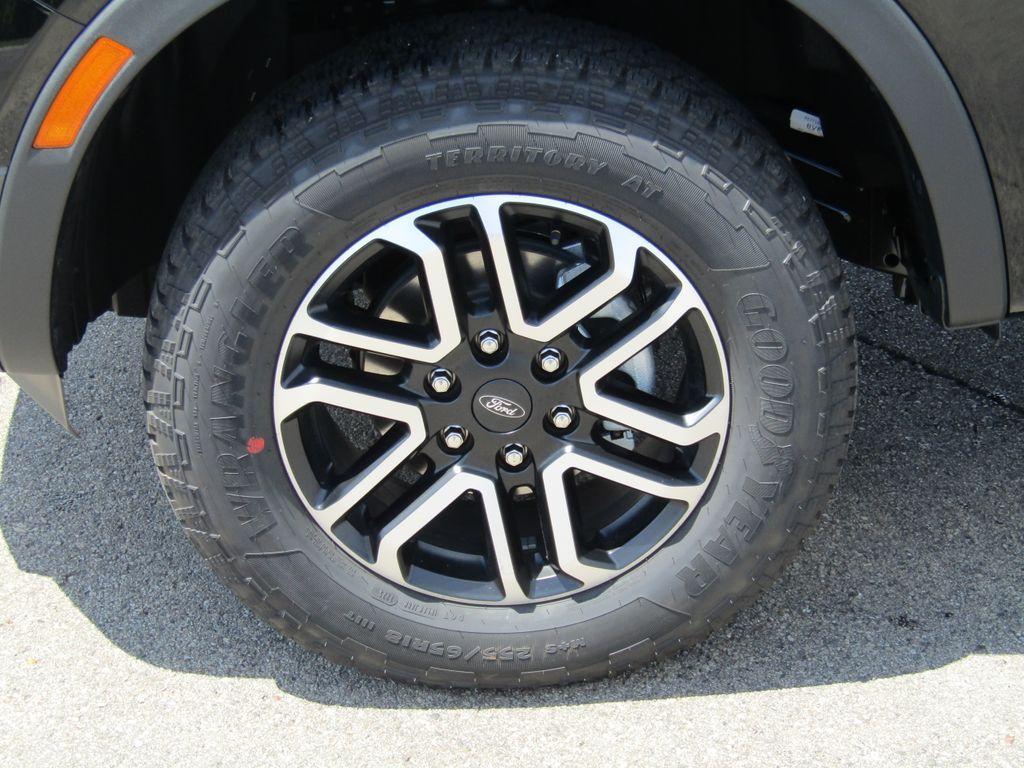 new 2025 Ford Ranger car, priced at $50,058