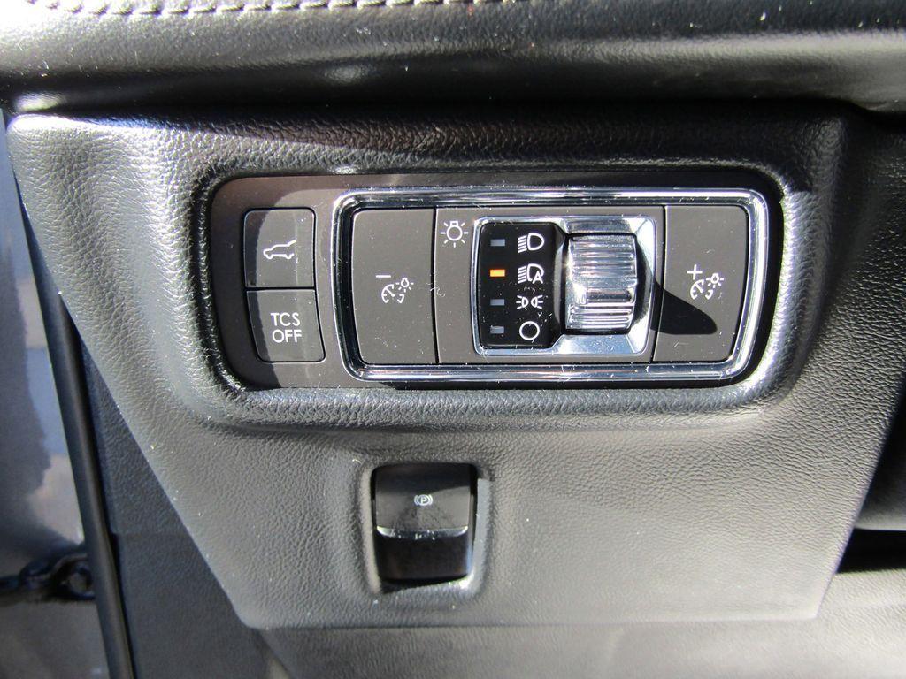 used 2021 Lincoln Nautilus car, priced at $35,415