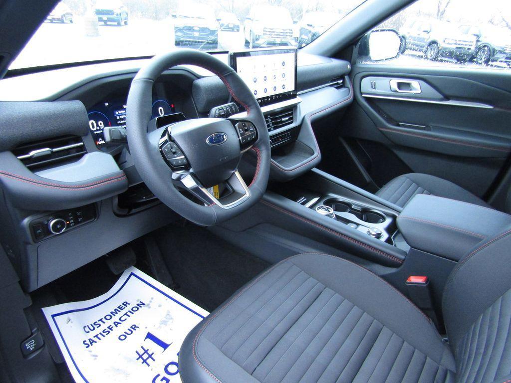 new 2025 Ford Explorer car, priced at $47,347