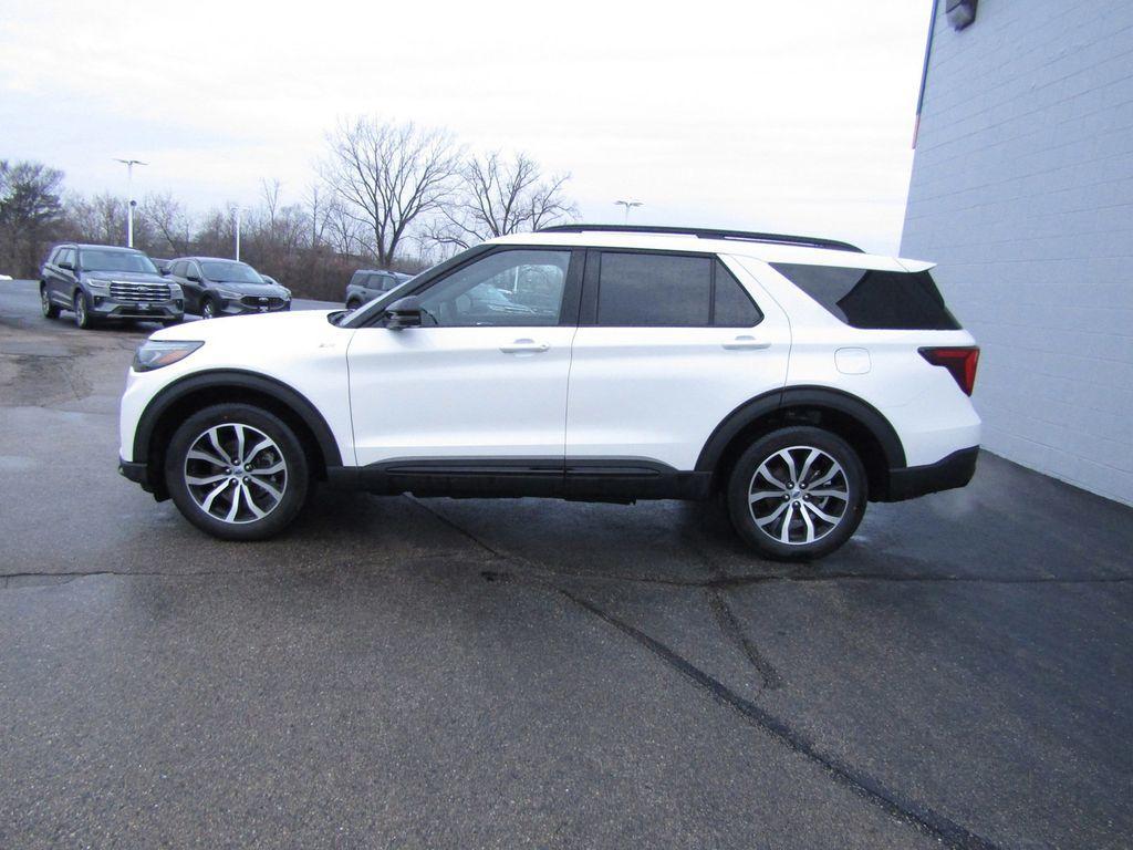 new 2025 Ford Explorer car, priced at $47,347