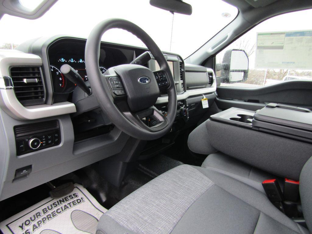 new 2025 Ford F-350 car, priced at $62,354