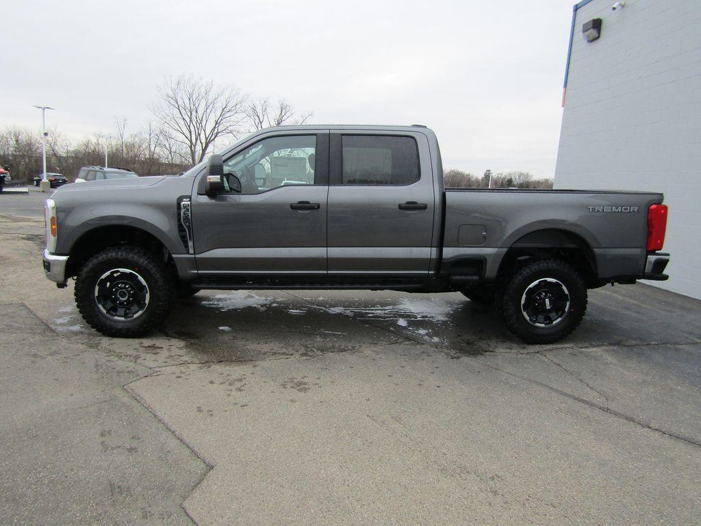 new 2025 Ford F-350 car, priced at $62,354