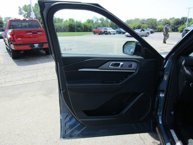 new 2025 Ford Explorer car, priced at $48,992
