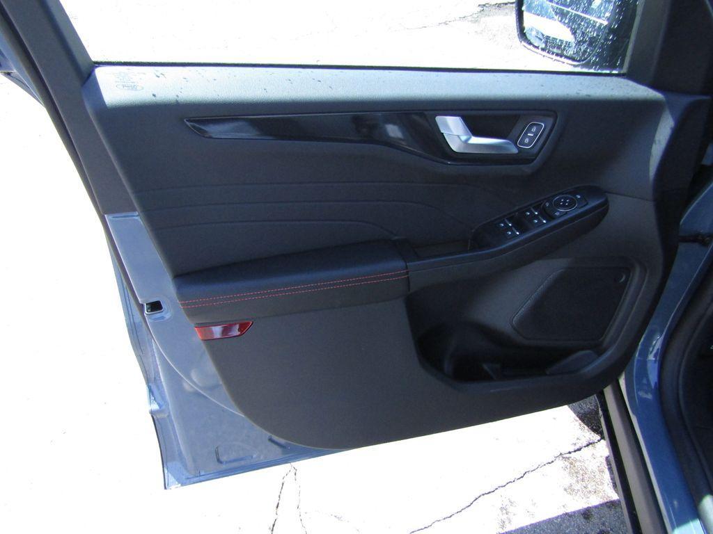 new 2025 Ford Escape car, priced at $34,027