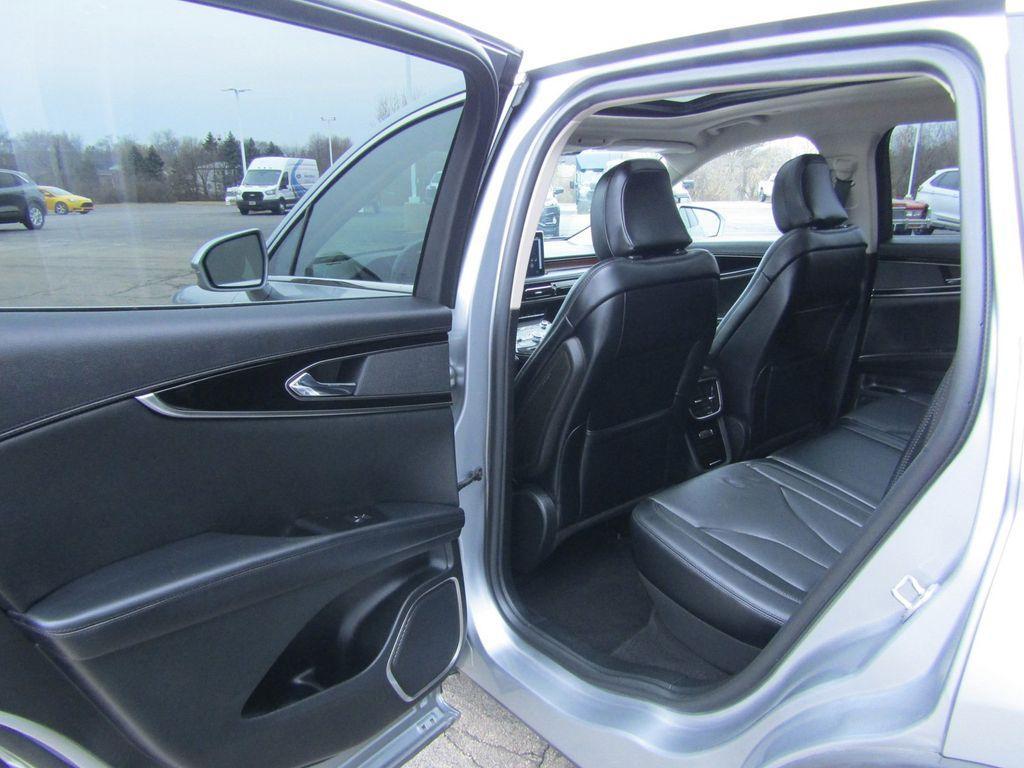 used 2022 Lincoln Nautilus car, priced at $36,870