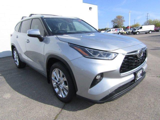 used 2021 Toyota Highlander car, priced at $36,541