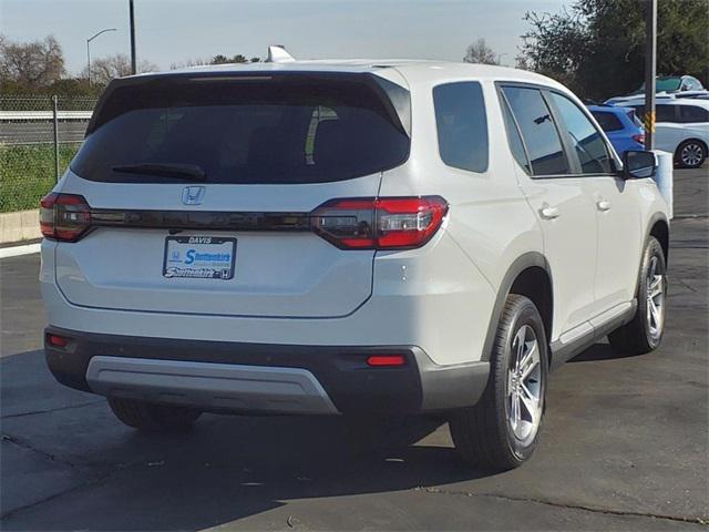 new 2025 Honda Pilot car, priced at $45,405