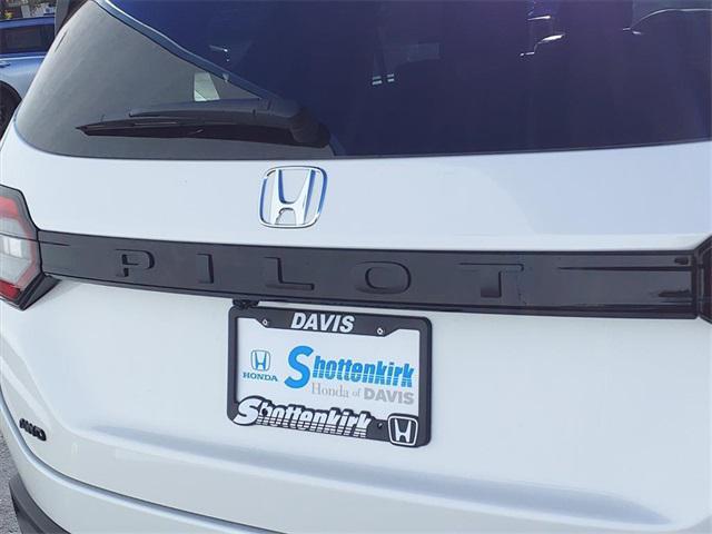 new 2025 Honda Pilot car, priced at $56,530