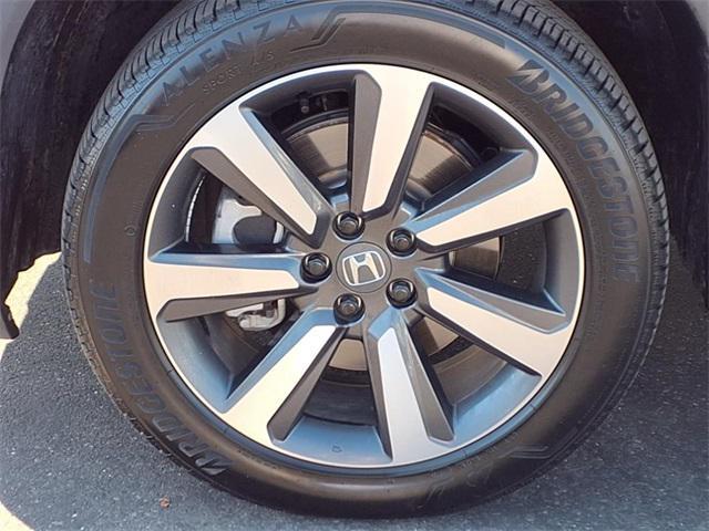 used 2025 Honda Pilot car, priced at $46,188