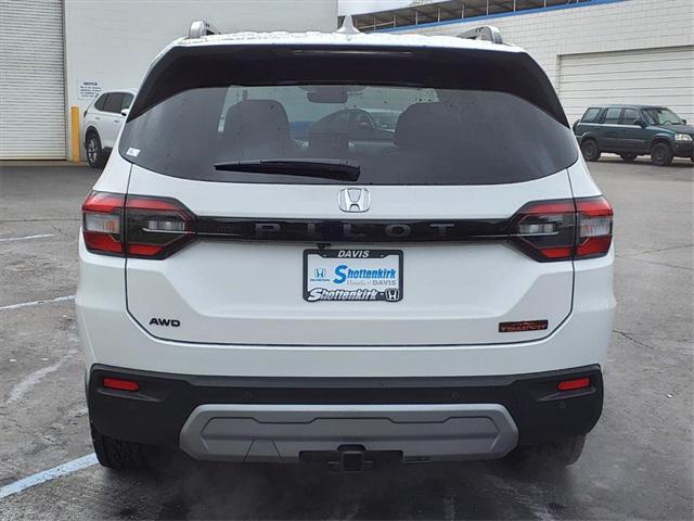 new 2025 Honda Pilot car, priced at $51,350