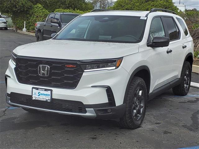 new 2025 Honda Pilot car, priced at $51,350