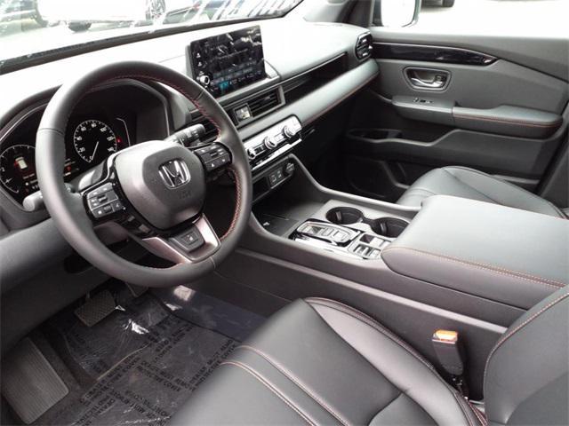 new 2025 Honda Pilot car, priced at $50,850
