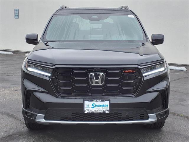 new 2025 Honda Pilot car, priced at $50,850