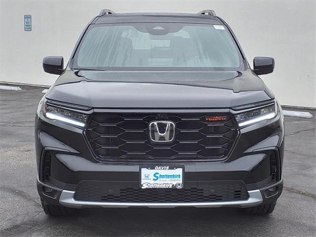 new 2025 Honda Pilot car, priced at $50,895